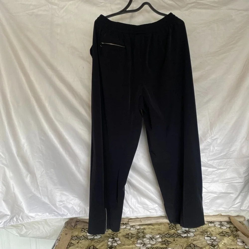 Nike Italy XL Elevated Capri Jogger Zip Ankle